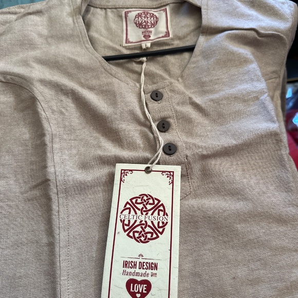 Beautiful handmade blouse - Picture 4 of 14